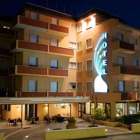 Hotel Il Delfino ซานวินเชนโซ ภายนอก รูปภาพ