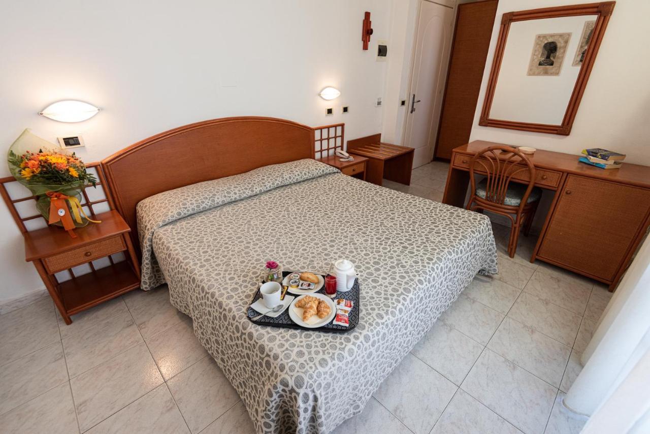 Hotel Il Delfino ซานวินเชนโซ ภายนอก รูปภาพ