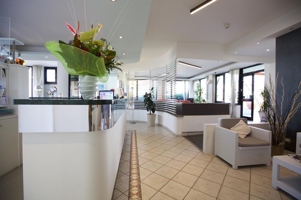 Hotel Il Delfino ซานวินเชนโซ ภายนอก รูปภาพ